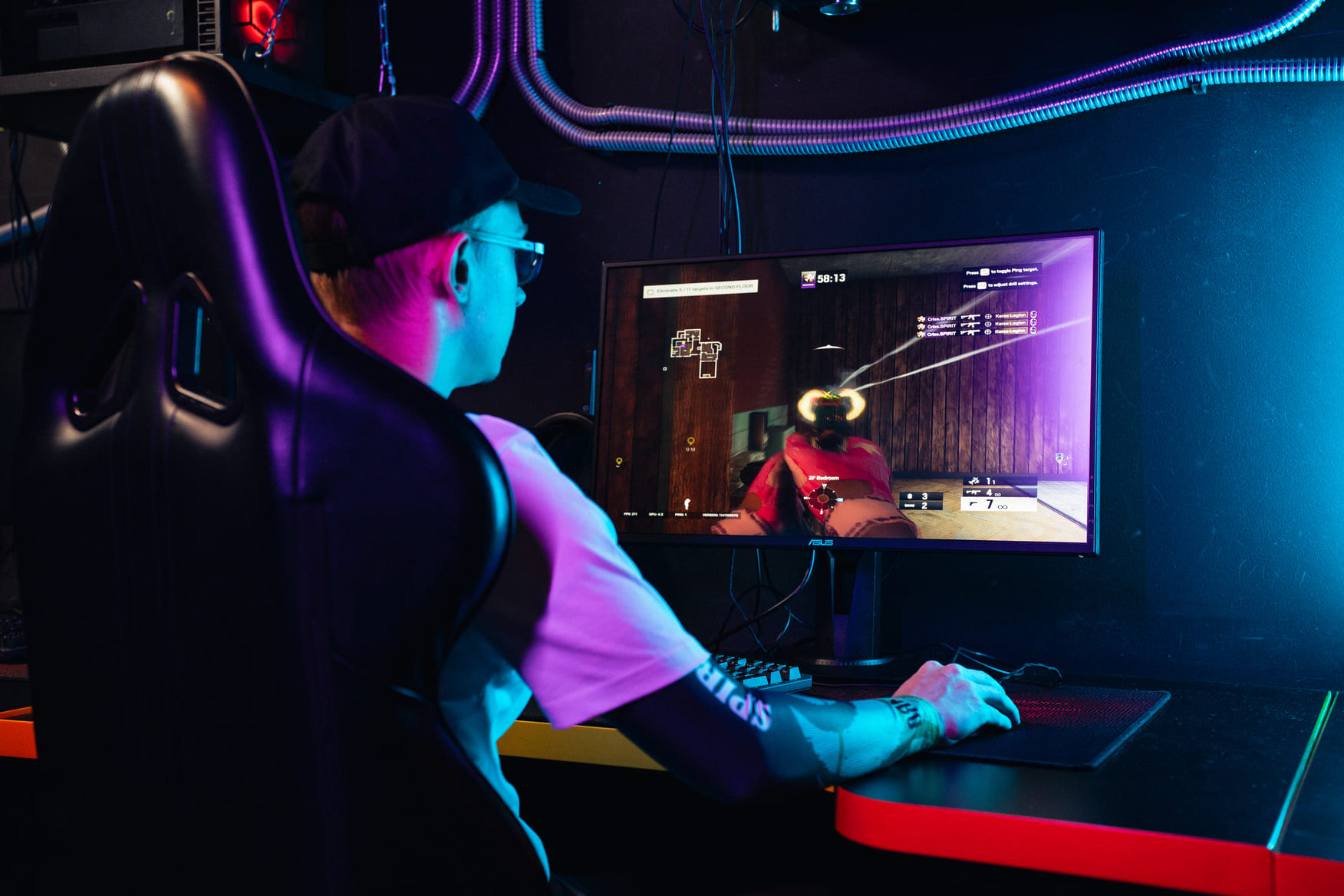 Spirit Esports játékosai DRK × Spirit ruházatban